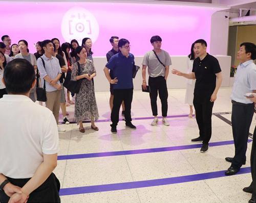Cùng nhau sáng tạo, cùng nhau chia sẻ, cùng nhau hòa nhập, cùng nhau phát triển